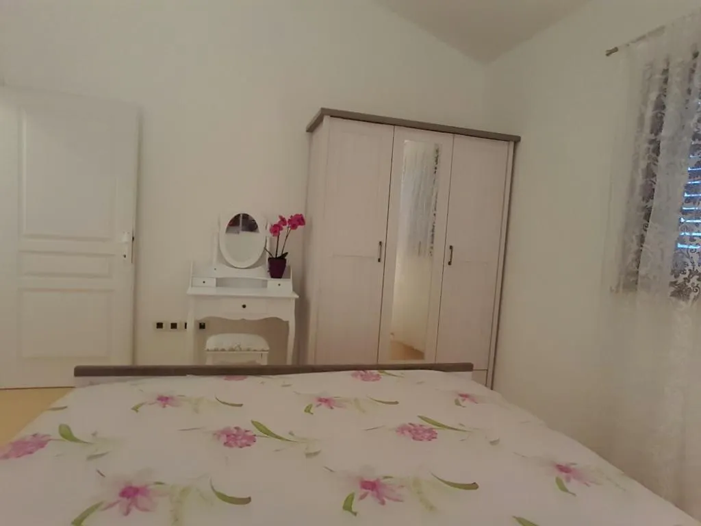 Istria Holiday Home Villa Adriatic Kastelir  0*,