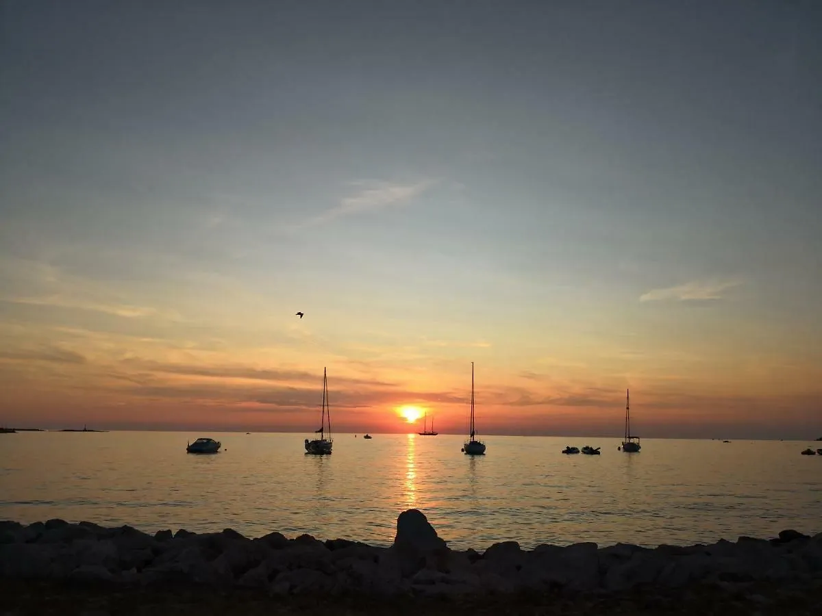 Istria Holiday Home Villa Adriatic Kastelir  0*,  Croatia